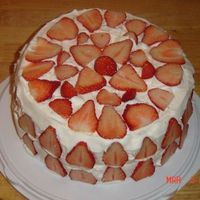 Low Fat Cake Angel food cake with fat free whipped cream and fresh strawberries.