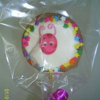 Uniqua I made this cookies for my niece. she loves backyardingas!