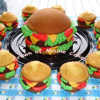 Cheeseburger With Mini Cheeseburgers 