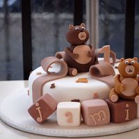 Teddy Bear Cake 