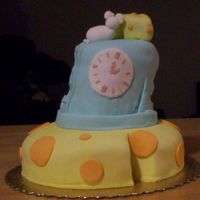 Hickory Dickory tilted cake made with fondant