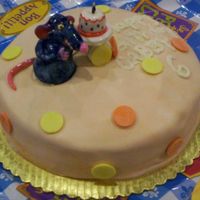 Ratatouille gumpaste rat fondant covered cake