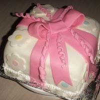 Present Cake This was my first timw with the fondant...the present cake for class.