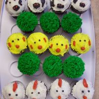 Farm Yard Got this idea from this website. Thought it was very cute.....thanks to all who posted these cupcakes.