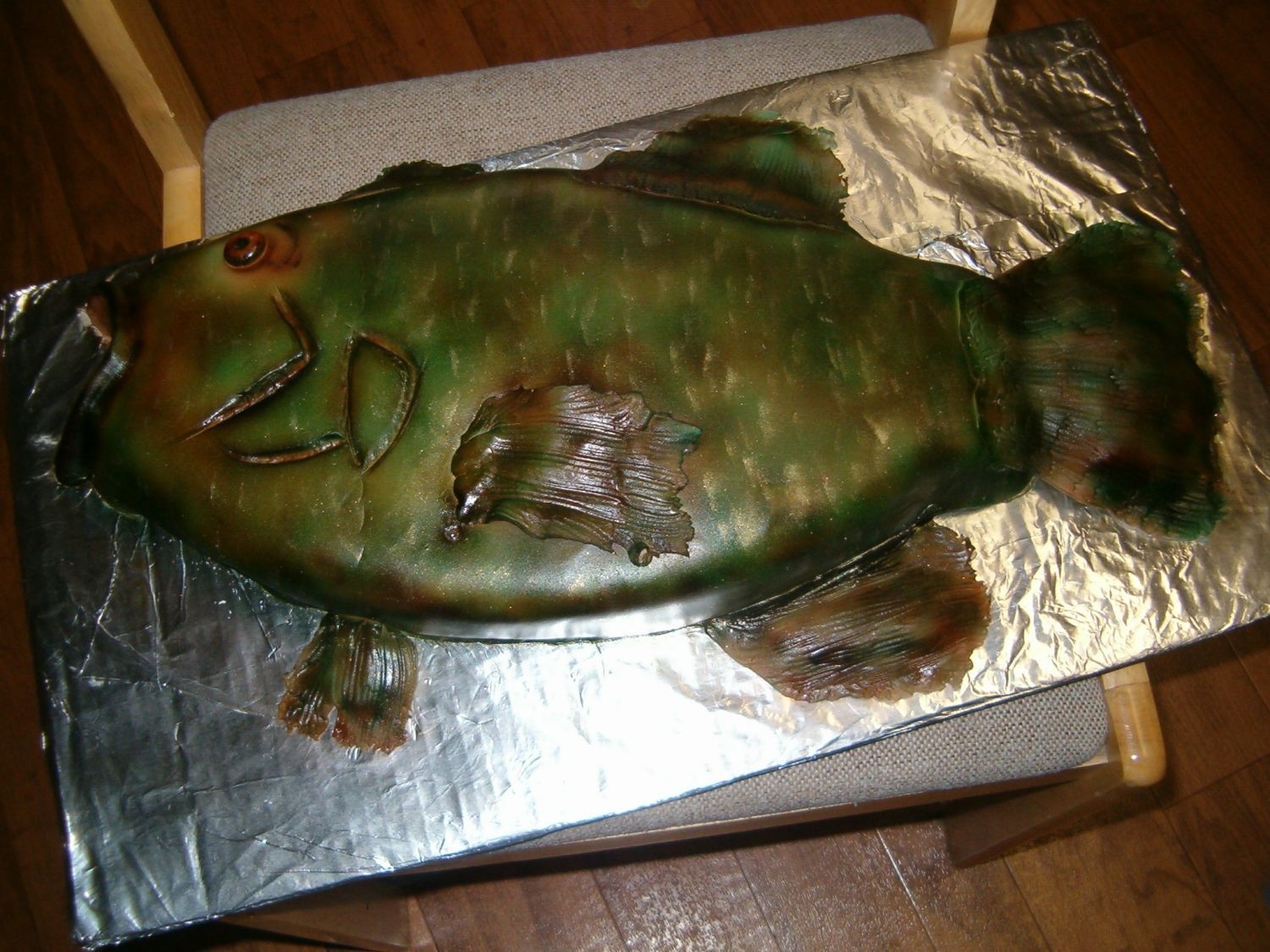 Bass Yellow Cake w/ Fondant - aribrushed