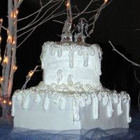 Winter In August The bride had a winter themed wedding (in August) She wanted melting ice cubes. This is what I came up with.