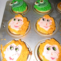 Tangled Trying my hand at Tangled cupcakes.