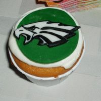 Philadelphia Eagles Cupcake These were part of 3 Philli team cupcakes I made for friend. Fondant topper (which took forever to cut out and paint). The cupcakes are...