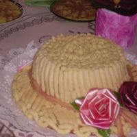 Spring Hat with buttercreem cover.