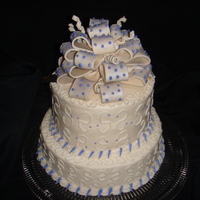 Small Wedding Cake This is a small cake I made for a friend's wedding.