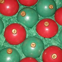 Ornament Cupcakes These were so much fun! Gingerbread cupcakes with lemon curd filling and lemon cream cheese icing, Eggnog cupcakes with eggnog cream...