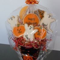 Halloween Bouquet NFSC covered with fondant and outlined with RI.