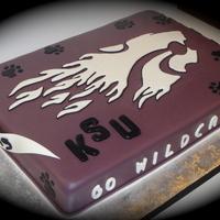 Powercat Groom's Cake Made for a friend's husband, a big K State fan...yuk! Go Hawks!