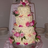 Fluffy Wedding Cake Here is the wedding cake I made this weekend. Thanks to everyone on the advise about the fluffy frost