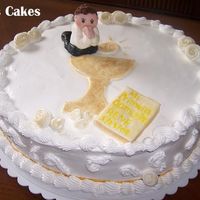 Primera Comunion tres leches de pi&ntilde;a colada, relleno de crema, pi&ntilde;a y nuez.