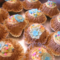 Hula Cupcakes Buttercream, fondant/gumpaste