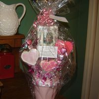 Valentine's Cookie Bouquet Here is my finished Valentine's cookie bouquet. i had a few break that I had to fix and i added some chocolates as well. Turned out...