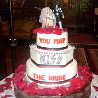 Kiss Wedding Cake 