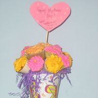 Cupcakes_078.jpg Cupcake bouquet for Mothers Day
