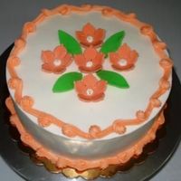 Bizocho Con Syrop Bizcocho con syrop decorado con flores en pastillaje