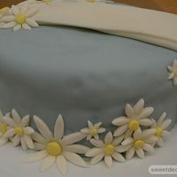 Wilton Fondant & Gumpaste Class Cake This was my first cake for the new Wilton's class at Michaels.