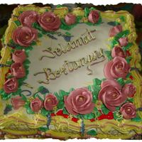 Dsc02952.jpg Sponge cake in 3 layers, decorated with buttercream