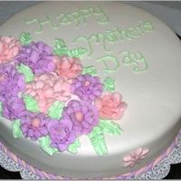 First Cake In Rolled Fondant 