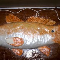 Fish Cake first cake fish, need more practice though, and a sprayer thingy!!!!!!!!!!!