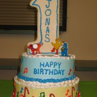 141_4123.jpg I made this cake for my baby's first birthday.