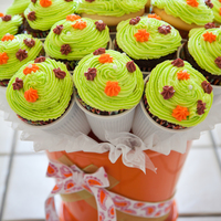 Cupcake Bouquet! Buttercream cupcakes assembled into a flowerpot for a cute bouquet!!