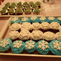 Snowflake & Christmas Tree Cupcakes 