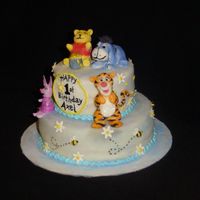 Pooh And Friends I only put the 4 main characters on this one. All characters are made of fondant.