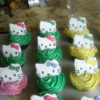 Hello Kitty Cupcakes Kitty's made out of royal icing.