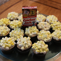 Popcorn Cupcakes Take me out to the ballgame... Baseball party cupcakes