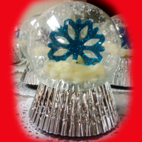 The Snow Globe Cupcake My version taken from Bakerella's snow globe cupcake. TFL!