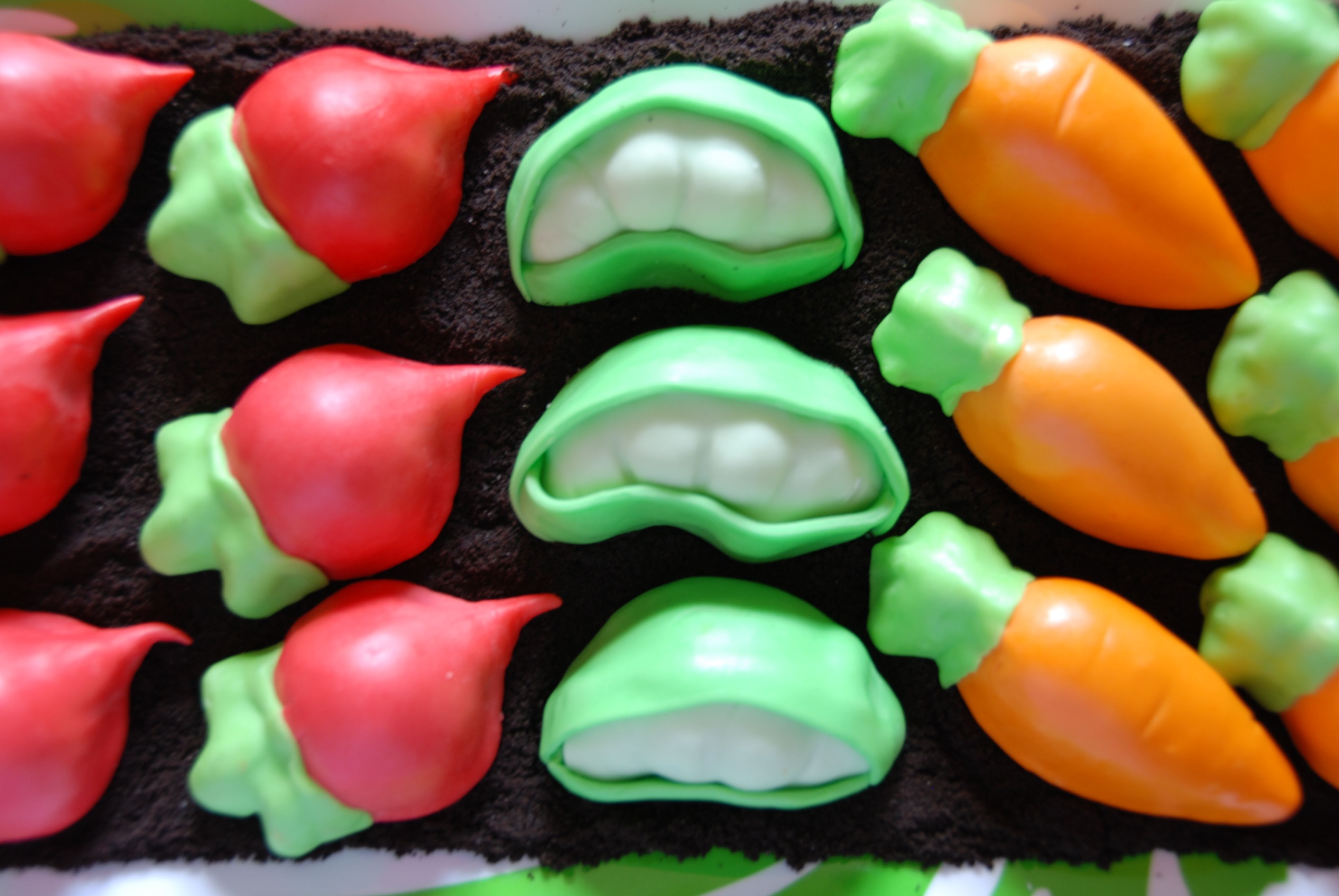 Vegetable Patch Mini Cakes 