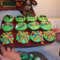 Ant, Caterpillar & Dragonfly Cupcakes Cupcakes for a bug-themed party. The ants are made from black or dark purple jelly beans & frosting legs. The caterpillars are fruit...
