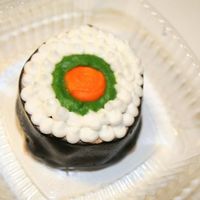 Sushi Had some leftover cupcakes and black stain ice. This is what I came up with.