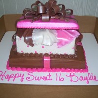 Gift Box Cake All Buttercream / Fondant Bow