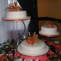 Exotic Lilly Wedding cake that i made i october using an autumn theme for the colors