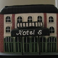Groom's Cake I was asked to make a groom's cake to look like a historic hotel. Thankfully, given my inexperience, that didn't specify which...