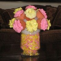 Img_0045.jpg Cupcake bouquet