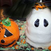 Lil 'punkin And Lil Ghosty All fondant, regular box cakes kicked up a bit...and then melted choc frosting with cookie crumbs for the 'dirt' and fondant mini...