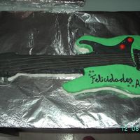 Tarta De Cumplea&atilde;&plusmn;Os He hecho esta tarta de una guitarra electrica,que v&Atilde;&shy; por aqu&Atilde;&shy;. Es de bizcocho, con mermelada de...
