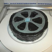 Rueda Fiat Mi marido es un apasionado de los coches, y para su cumplea&ntilde;os le hice esta tarta. Es una rueda, con el logotipo de Fiat, de su...