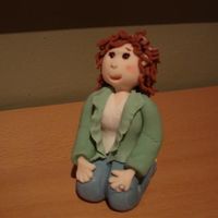 Aine2's Woman Kneeling made this model for a friends cake, she's getting married this week and this cake is to share with friends and family the night before...