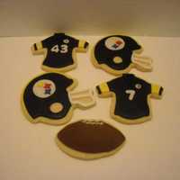 Steelers I made these for a friend who is a Steelers fan. Sugar cookie with fondant
