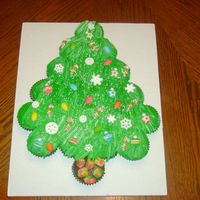 Dsc01036.jpg Cupcake Christmas Tree