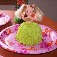 Little Hula Girl One of the Hula Girl Cakes I did for my daughter's 4th birthday. I made one for each of the girls.