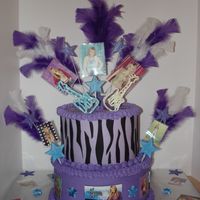 Dsc02991.jpg Another Hanna Montana cake. My friend like the one I made two years ago and decided she wanted that same cake for her daughter.